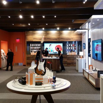 New AT&T Store Features Innovative Design - Retail & Restaurant ...