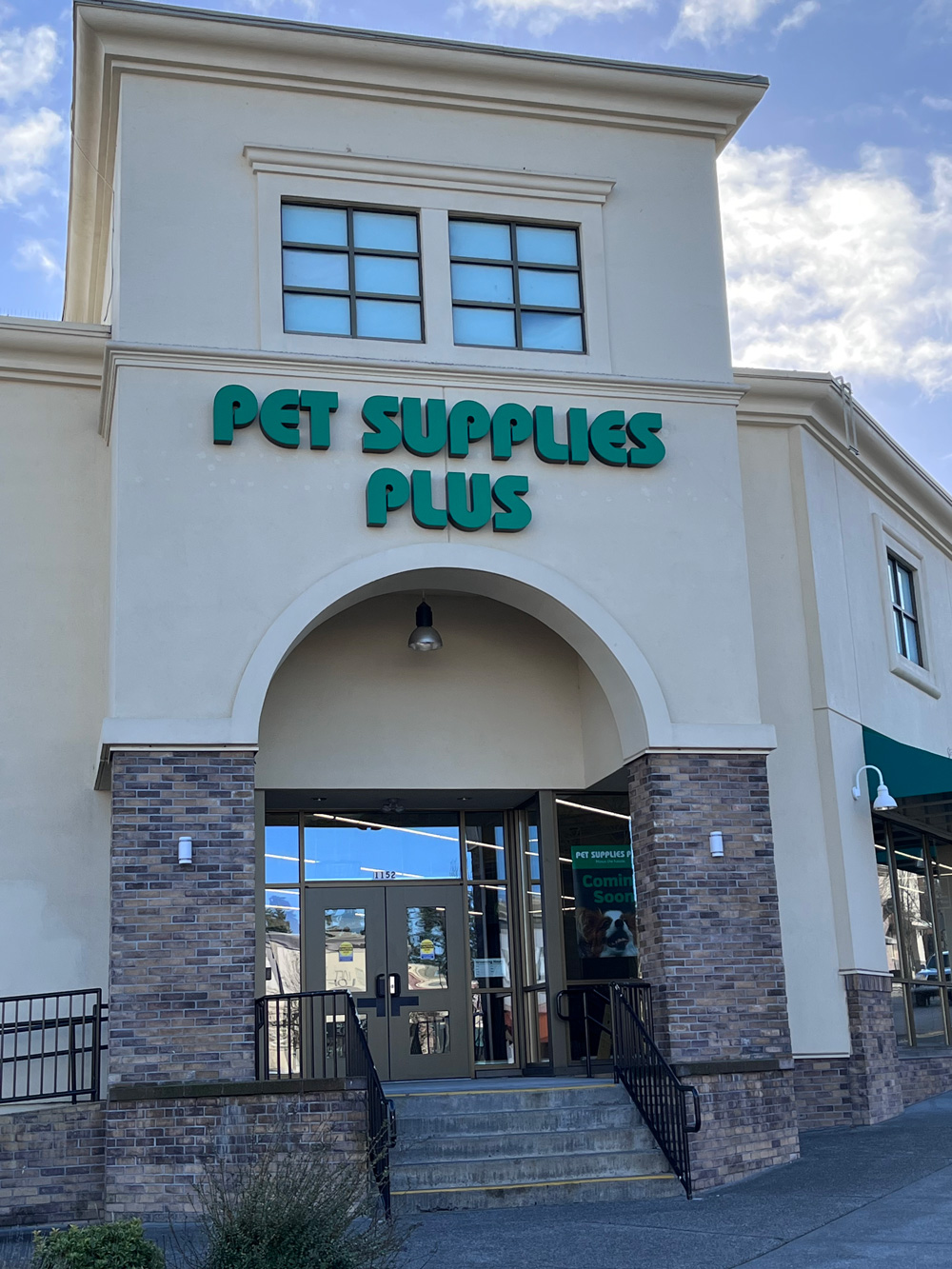 Pet Supplies Plus Opens 600th Store, Signs 100+ New Store Commitments